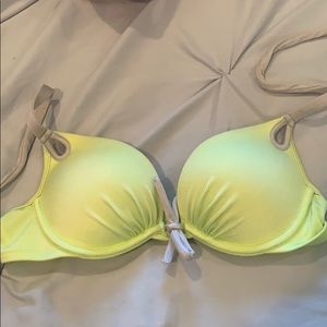 Victoria’s Secret bikini top size 32A